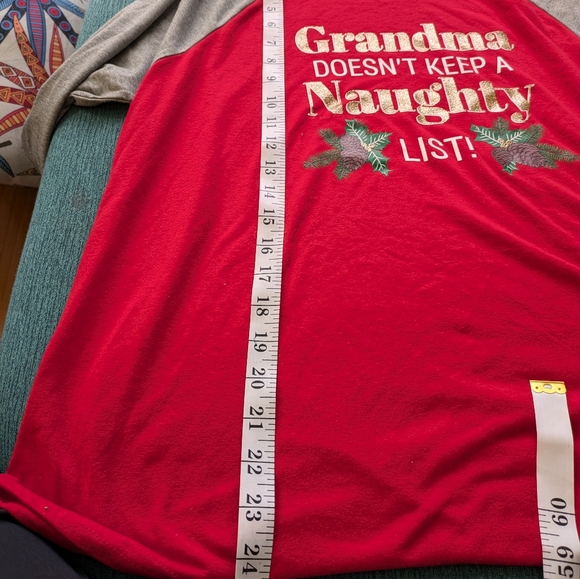 Tshirt "Grandma doesn't keep a naughty list" 3qtr sleeve sz L - Picture 5 of 6